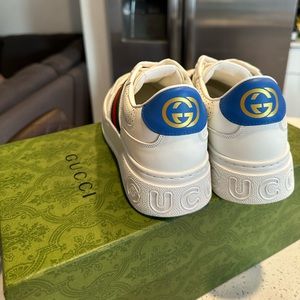 Gucci sneakers embossed